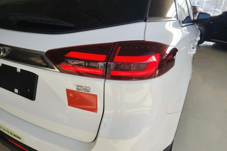 Used Geely Auto Emgrand X7 Sport 2018 1.8TD Automatic Two-Wheel Drive Smart Connect 4G Internet Edition