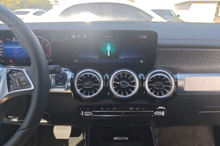 Used Mercedes-Benz GLB 2024 Refresh GLB 220 Dynamic Edition
