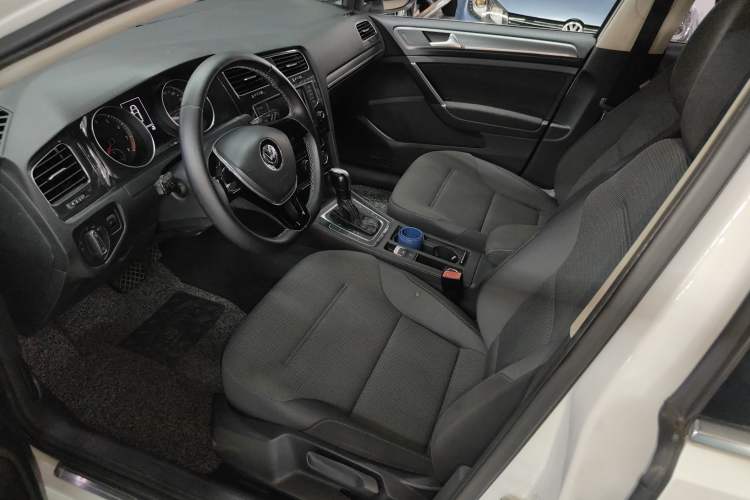 Used Volkswagen Golf 2017 230TSI Automatic Comfort Edition – Celebrating Milestone of One Million Units
