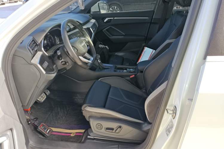 Used Audi Q3 2024 40 TFSI Fashion Dynamic Model
