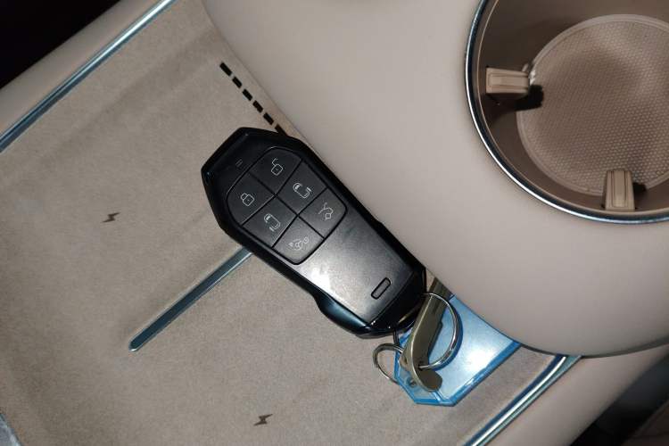 Used XPeng X9 2025 740 Ultra-Long Range Max