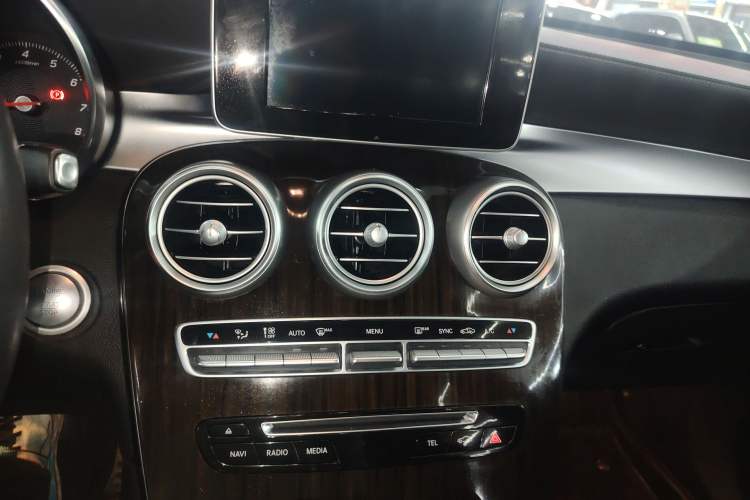 Used Mercedes-Benz GLC 2018 GLC 260 4MATIC Luxury Model