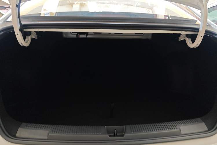 Used Roewe i5 2023 1.5L Manual Comfort Edition
