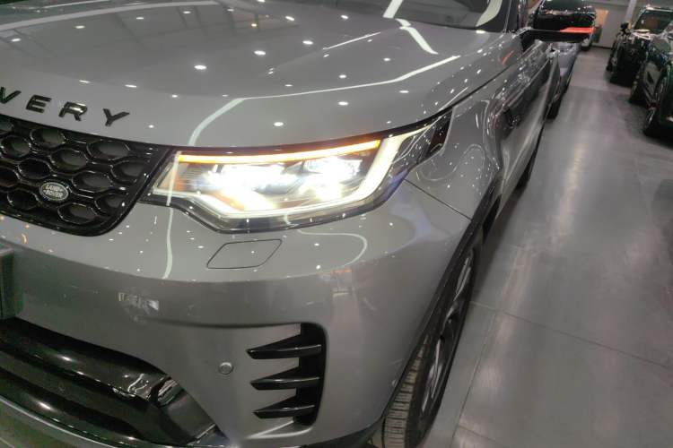 Used Land Rover Discovery 2021 360 PS R-Dynamic S