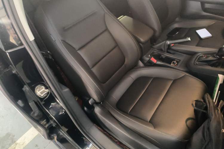 Used Volkswagen Sagitar 2017 230TSI Automatic Comfort Version
