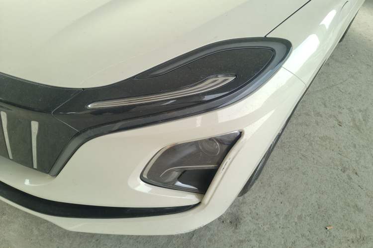 Used Hongqi E-QM5 2024 610 km PLUS
