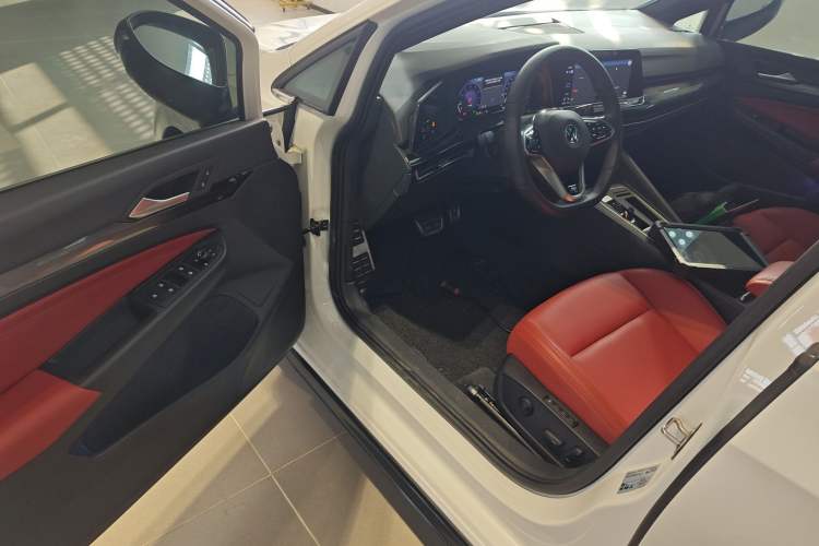 Used Volkswagen Golf 2023 Facelift 280TSI DSG R-Line Lite