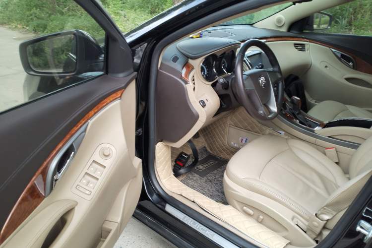 Used Buick LaCrosse 2012 2.4L SIDI Elegant Edition
