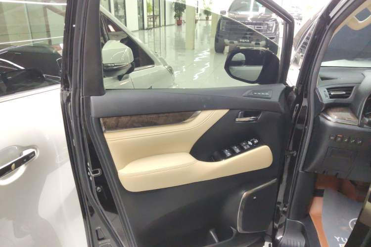 Used Toyota Vellfire 2019 Dual-Engine 2.5L HV Prestige Edition
