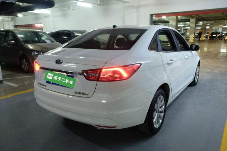 Used Ford Escort 2015 1.5L Automatic Fashion Model
