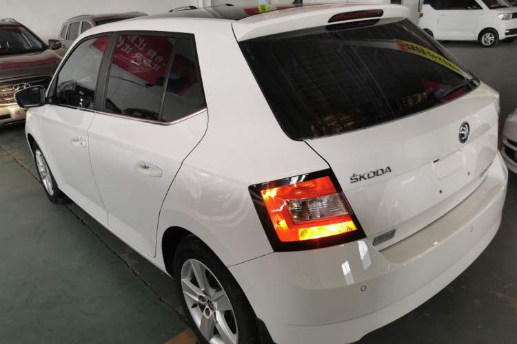 Used Skoda Fabia 2016 1.4L Automatic Car Enjoy Edition