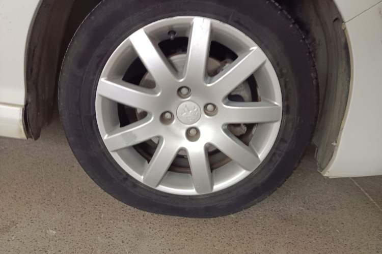 Used Peugeot 308 2014 Enjoy Edition Classic 1.6L Automatic Premium Model
