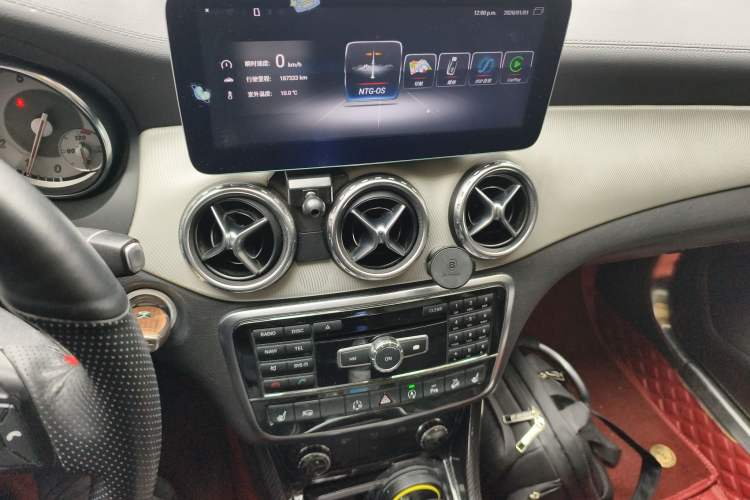 Used Mercedes-Benz GLA 2015 GLA 220 4MATIC Fashion Model
