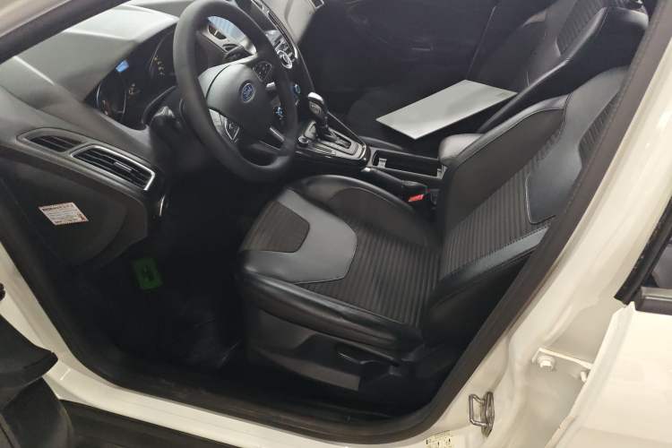 Used Ford Focus 2018 Hatchback Classic 1.6L Automatic Trendy SmartDrive Edition