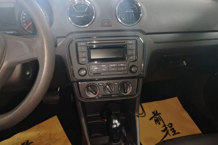 Used Volkswagen Jetta 2019 Dream Edition 1.5L Automatic Fashionable Version
