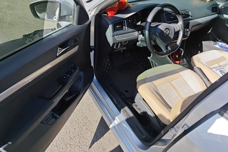 Used Volkswagen Lavida 2015 1.6L Automatic Fashion Edition
