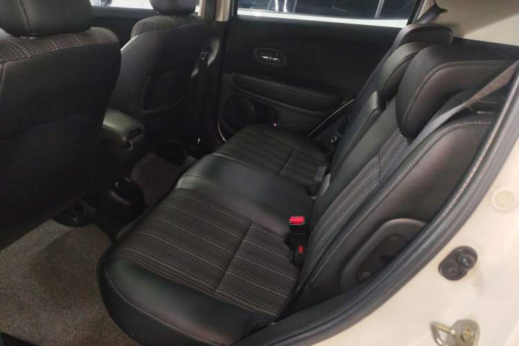 Used Honda Vezel 2017 1.8L CVT Front-Wheel Drive Pioneer Edition