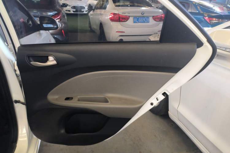 Used Kia Pegas 2017 1.4L Manual Fashion Edition Smart
