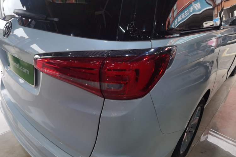 Used Buick GL8 2018 ES 28T Comfort Model China VI Standard