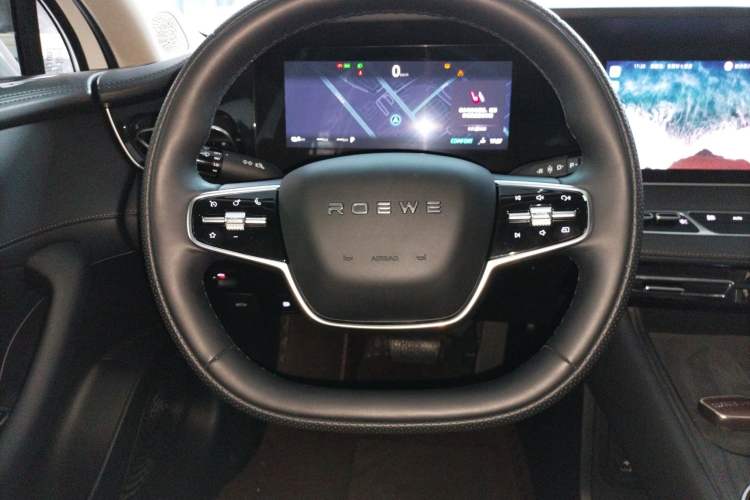 Used Roewe D7 2023 DMH 125km Superior Edition
