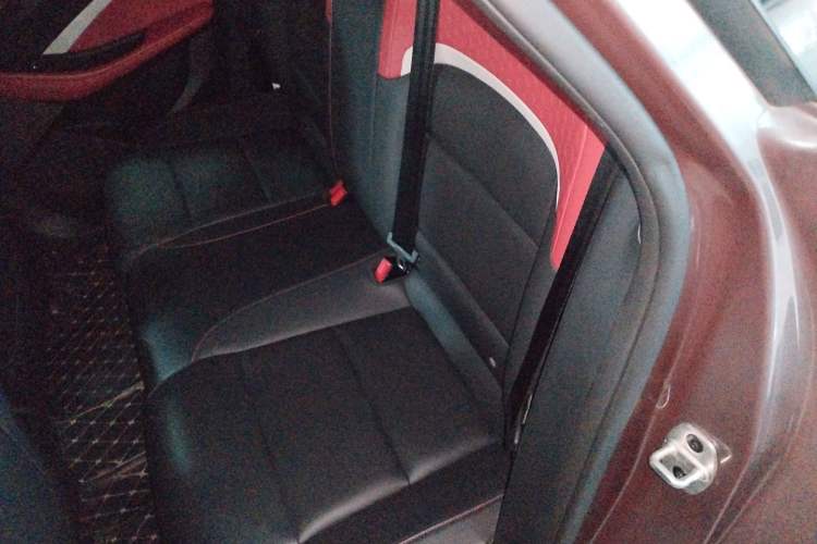 Used MG 5 2021 180 DVVT Manual Youth Luxury Edition
