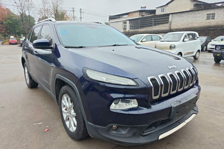 Used  Cherokee 2016 2.4L Leading Edition
