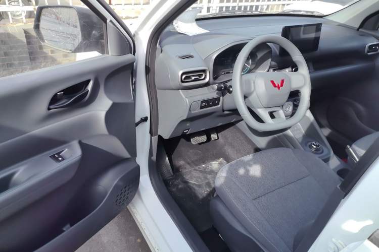 Used Wuling Hongguang New Energy 2024 All-Electric Model 300KM Standard Version