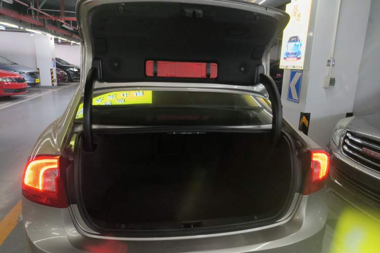 Used Volvo S60 2014 S60L 2.0T Zhiyuan Edition