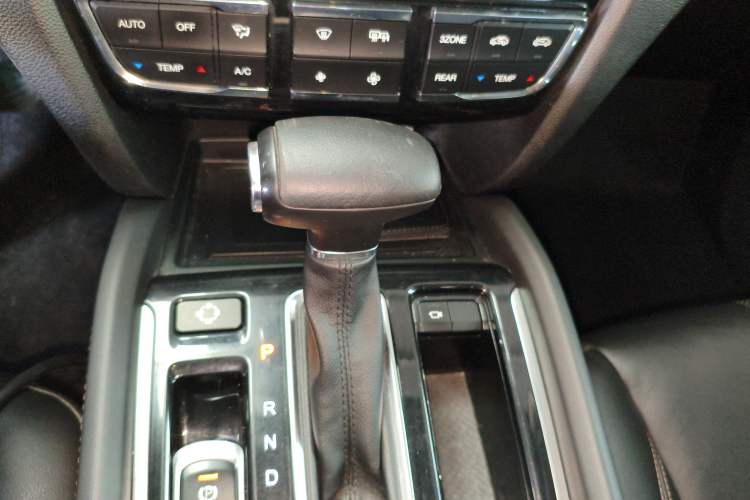 Used GAC Trumpchi GS8 2017 320T Two-Wheel Drive Luxury Smart Connectivity Version (7 Seats)
