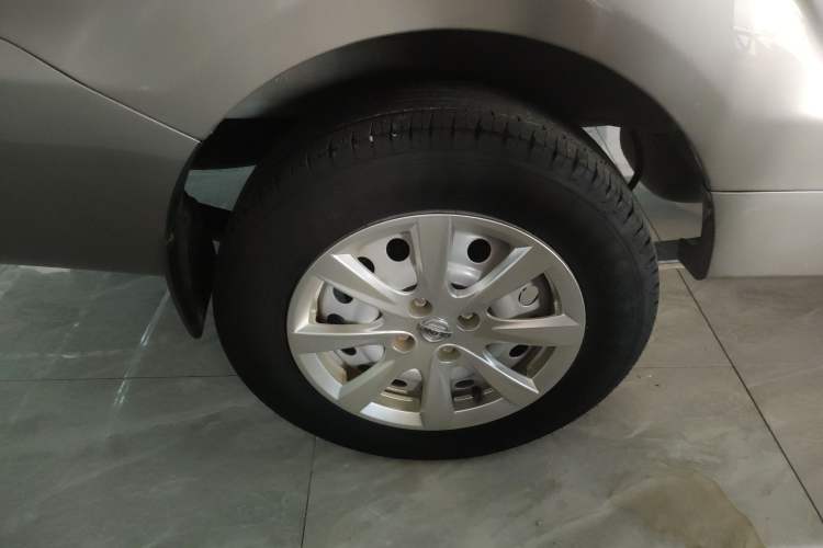 Used Jinbei New Hiace S 2023 1.5L Wealth Edition Van 2/5-Seater Non-Air-Conditioned Version SWC15M