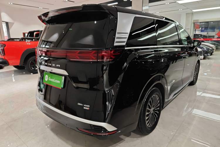 Used Denza D9 2025 DM-i Intelligent Drive 1020 Four-Wheel Drive Flagship Model