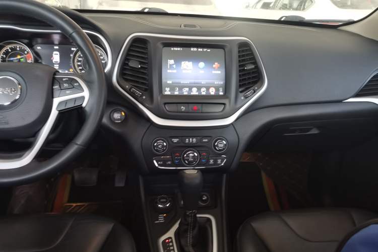 Used  Cherokee 2016 2.4L Professional Smart Version