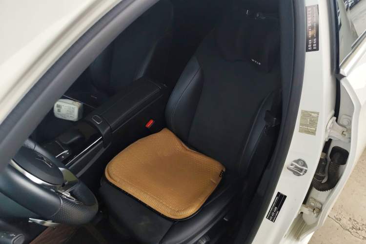 Used Mercedes-Benz A-Class 2022 Second Facelift A 200 L Sport Sedan Fashion Version
