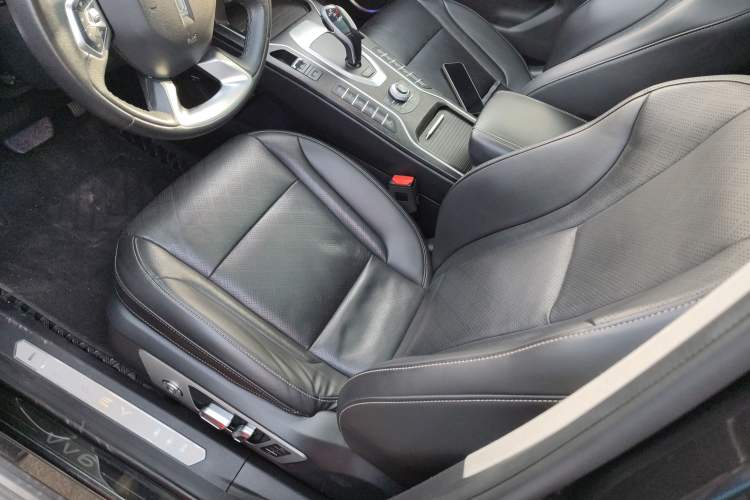 Used Wey VV6 2020 2.0T Two-Wheel Drive Smart Enjoyment+
