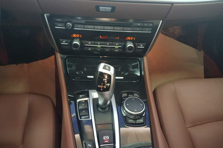 Used BMW 5 Series GT 2015 528i Leading Model