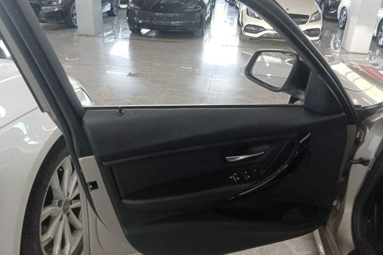 Used BMW 3 Series 2018 320Li Fashion Model
