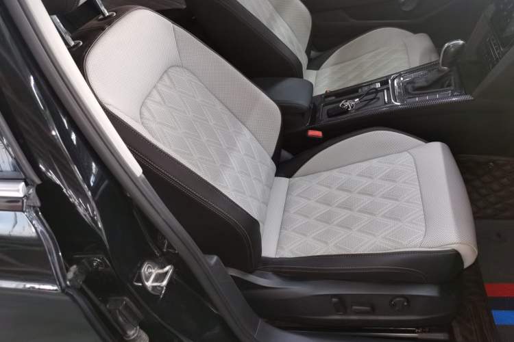 Used Volkswagen Magotan 2023 2 Million Units Commemorative Edition 330TSI DSG Luxury Version
