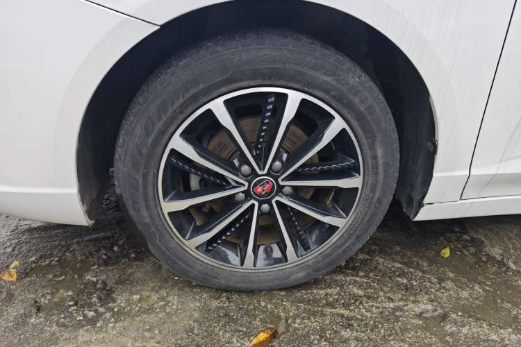 Used Roewe i5 2020 1.5L Automatic 4G Connect Luxury Flagship Edition
