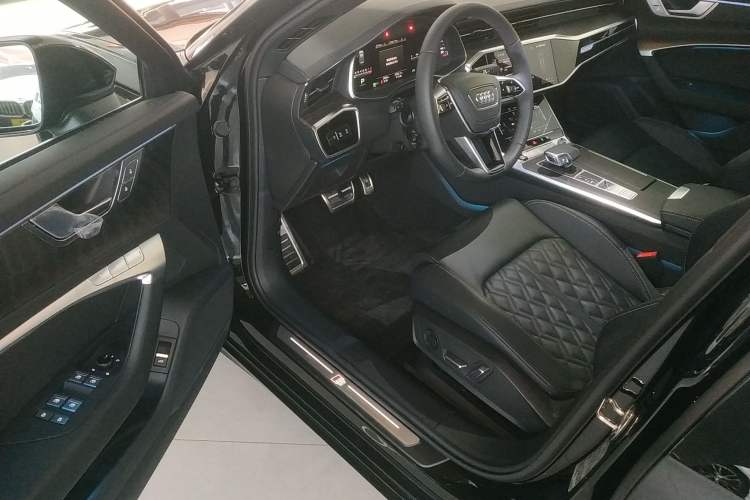 Used Audi A6L 2025 Restyled 45 TFSI quattro Prestige Dynamic Edition