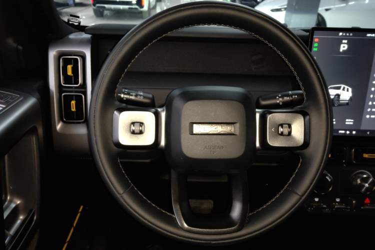 Used  V23 2025 501 Four-Wheel Drive Advanced Version
