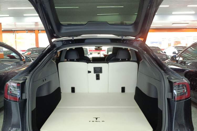 Used Tesla Model Y 2024 Rear-Wheel-Drive Version
