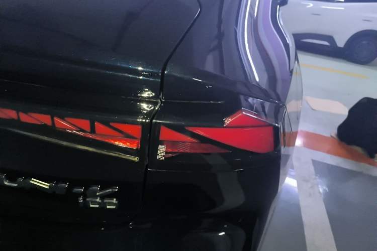 Used Changan UNI-V iDD 2023 ZhiDian iDD 1.5T 113km ZhiKu Model
