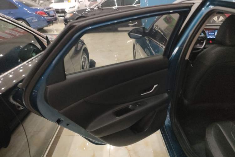 Used Hyundai Elantra 2022 1.5L CVT LUX Prestige Edition
