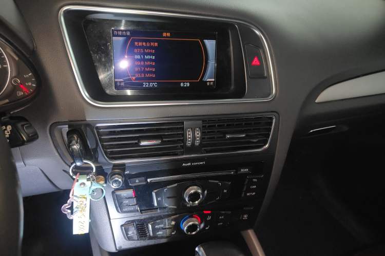 Used Audi Q5 2017 Plus 40 TFSI Ambition Model
