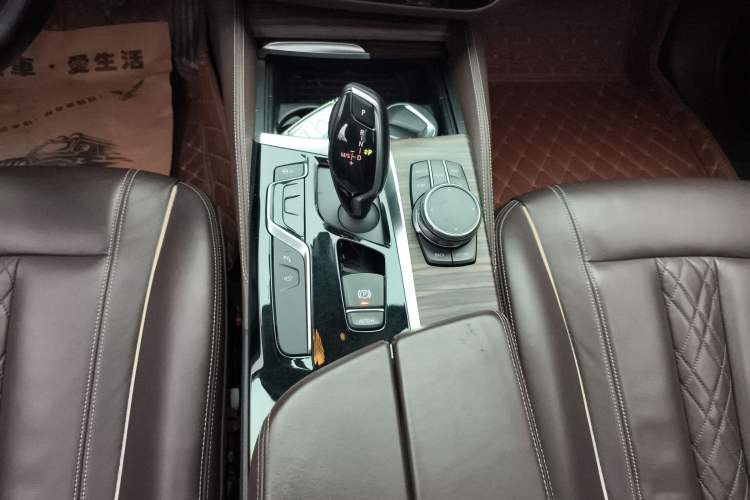 Used BMW 5 Series 2018 Facelifted 530Li Luxury Edition Premium Package
