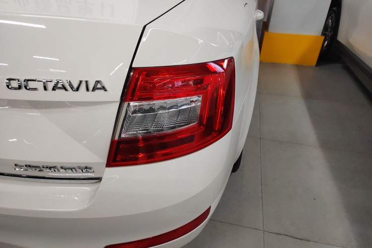 Used Skoda Octavia 2017 1.6L Automatic Smart Drive Edition
