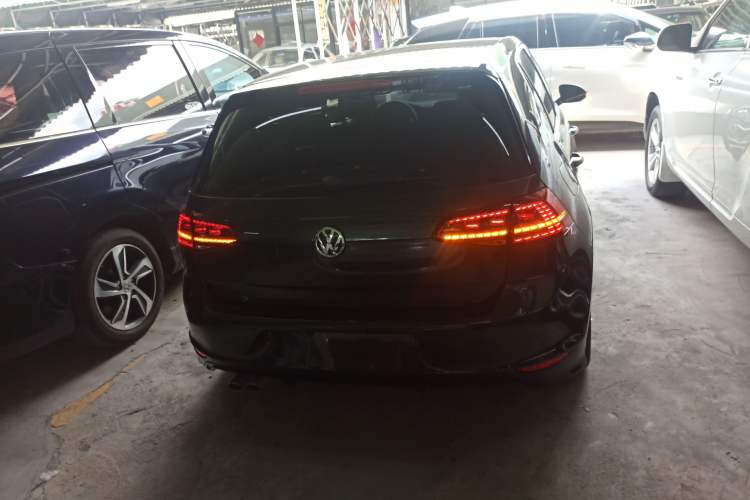 Used Volkswagen Golf 2016 1.4TSI Automatic R-Line
