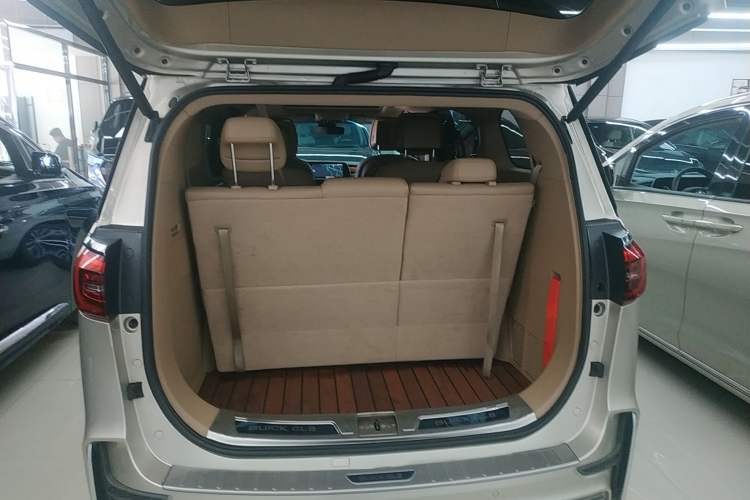 Used Buick GL8 2021 ES Land Cruiser 653T Luxury Edition
