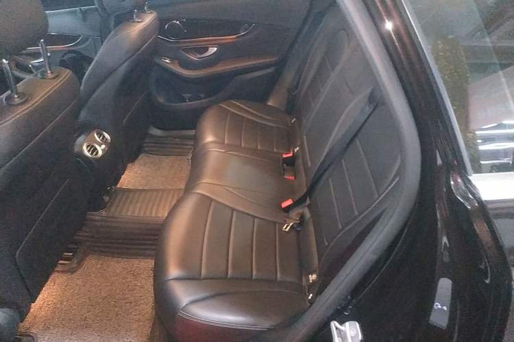 Used Mercedes-Benz GLC 2019 Facelift GLC 260 L 4MATIC Luxury Model
