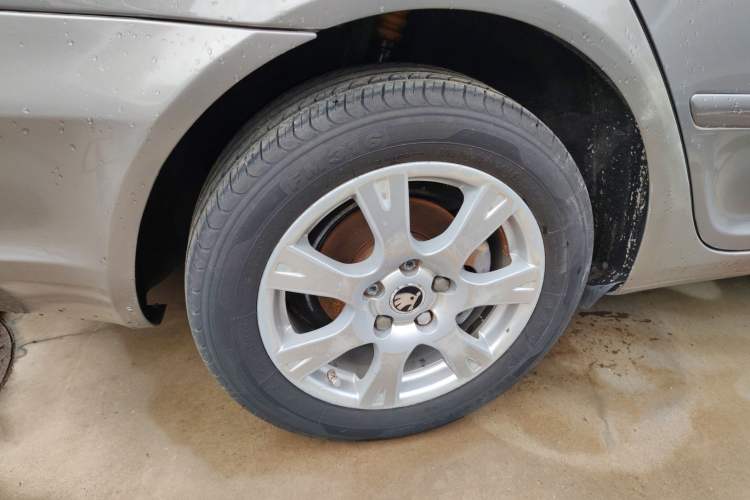 Used Skoda Octavia 2015 Classic Model 1.6L Manual Eado Version
